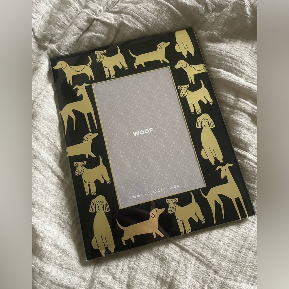 Fringe studio picture frame w dogs